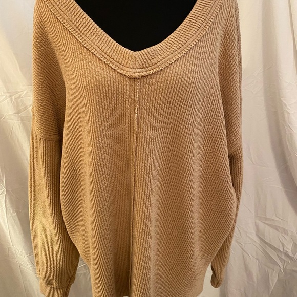 Aerie Tan V-Neck Women's Sweater - Picture 9 of 9